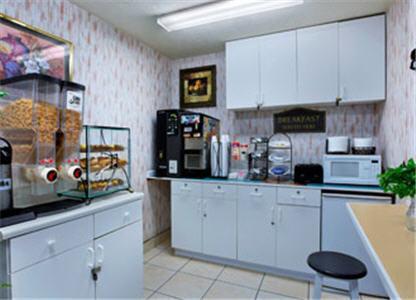 Microtel Inn & Suites By Wyndham Gallup Restoran gambar